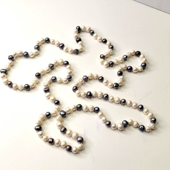 Long Pearl Necklace - Picture 3 of 7